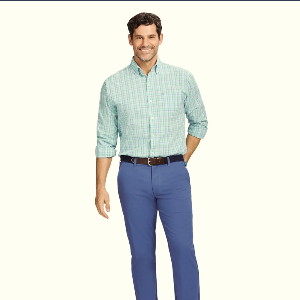 Izod Premium Essentials button down, long sleeve men’s shirt. Size XXL